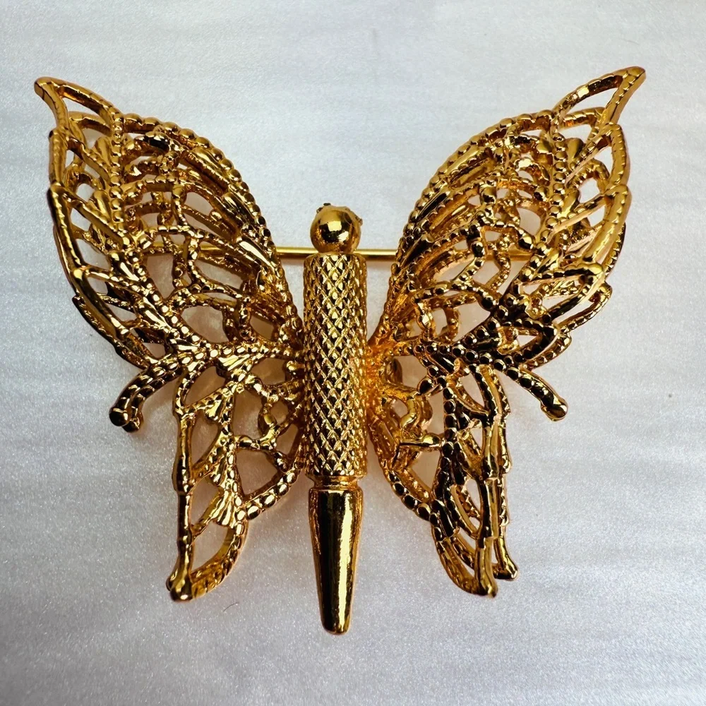 Vintage Monet Goldtone 3-D wired Butterfly Brooch